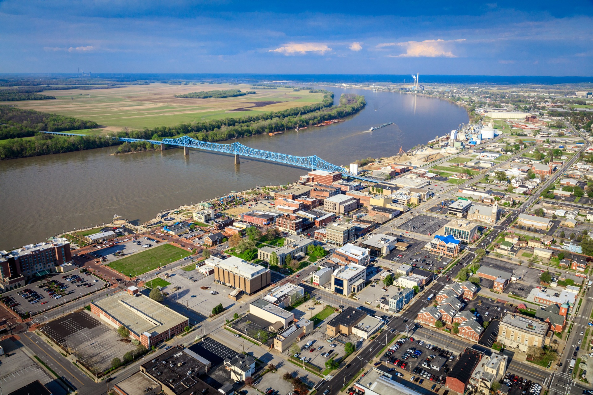 Aerial view of downtown Owensboro, Kentucky along the Ohio River — the community Key Heating and Cooling proudly serves